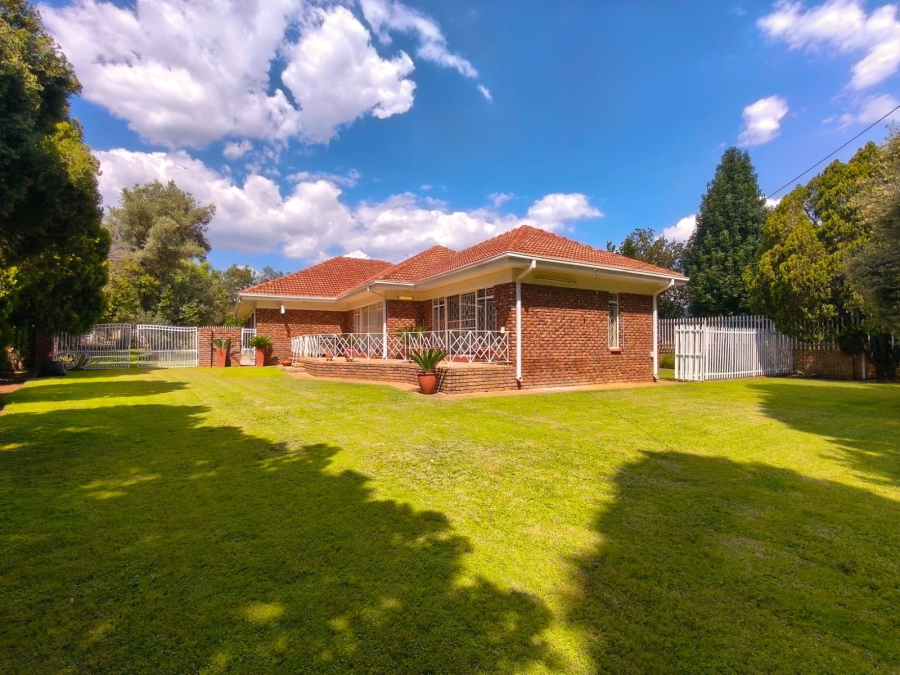 4 Bedroom Property for Sale in Van Der Hoff Park North West